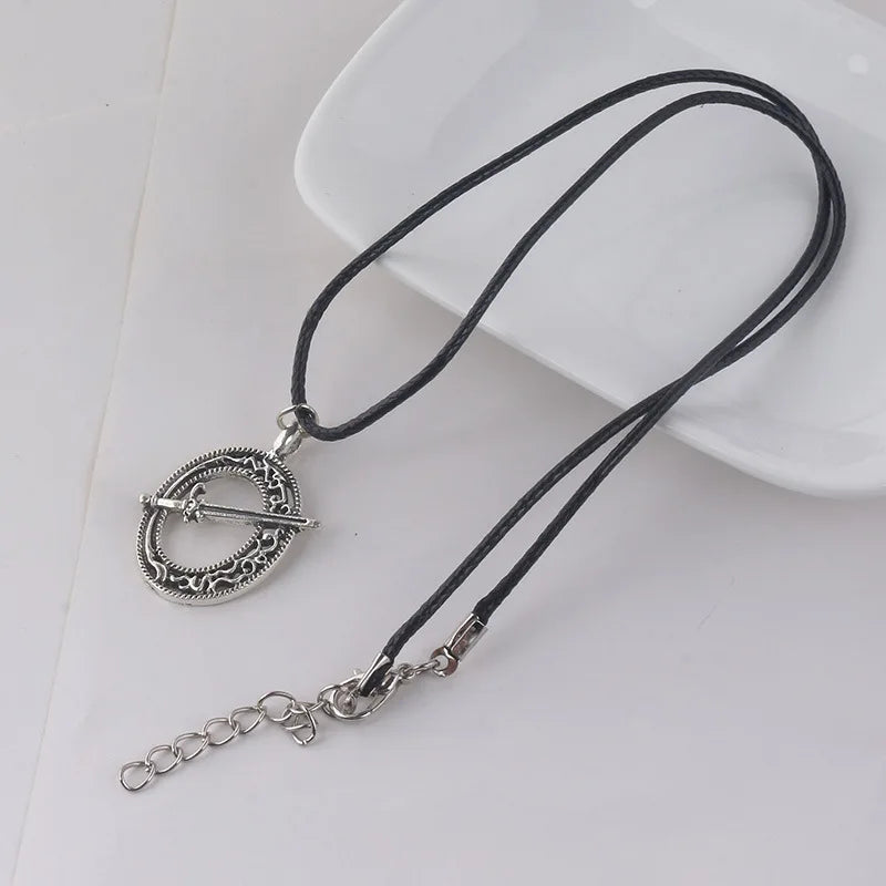 Steam Game Dark Souls 3 Cosplay Blade of The Dark Moon Pendant Covenant Sword Retro Necklace Leather Rope Steampunk Jewelry Gift Qme
