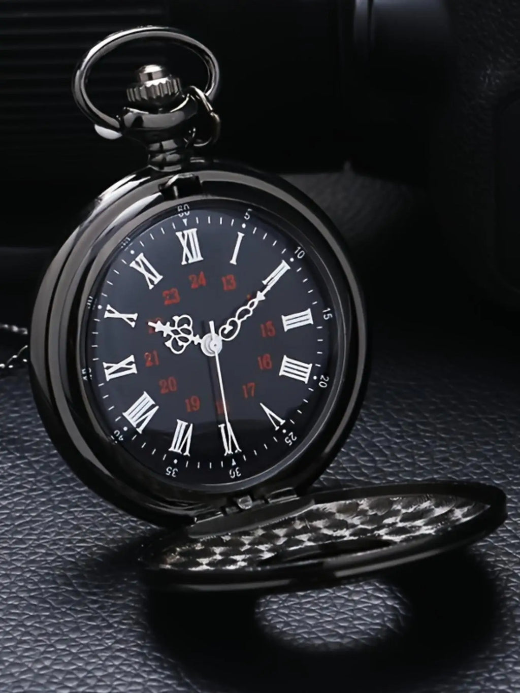 Vintage Black Embossed Pocket Watch Roman Numeral Dial Quartz Pendant Watch With Chain Qme