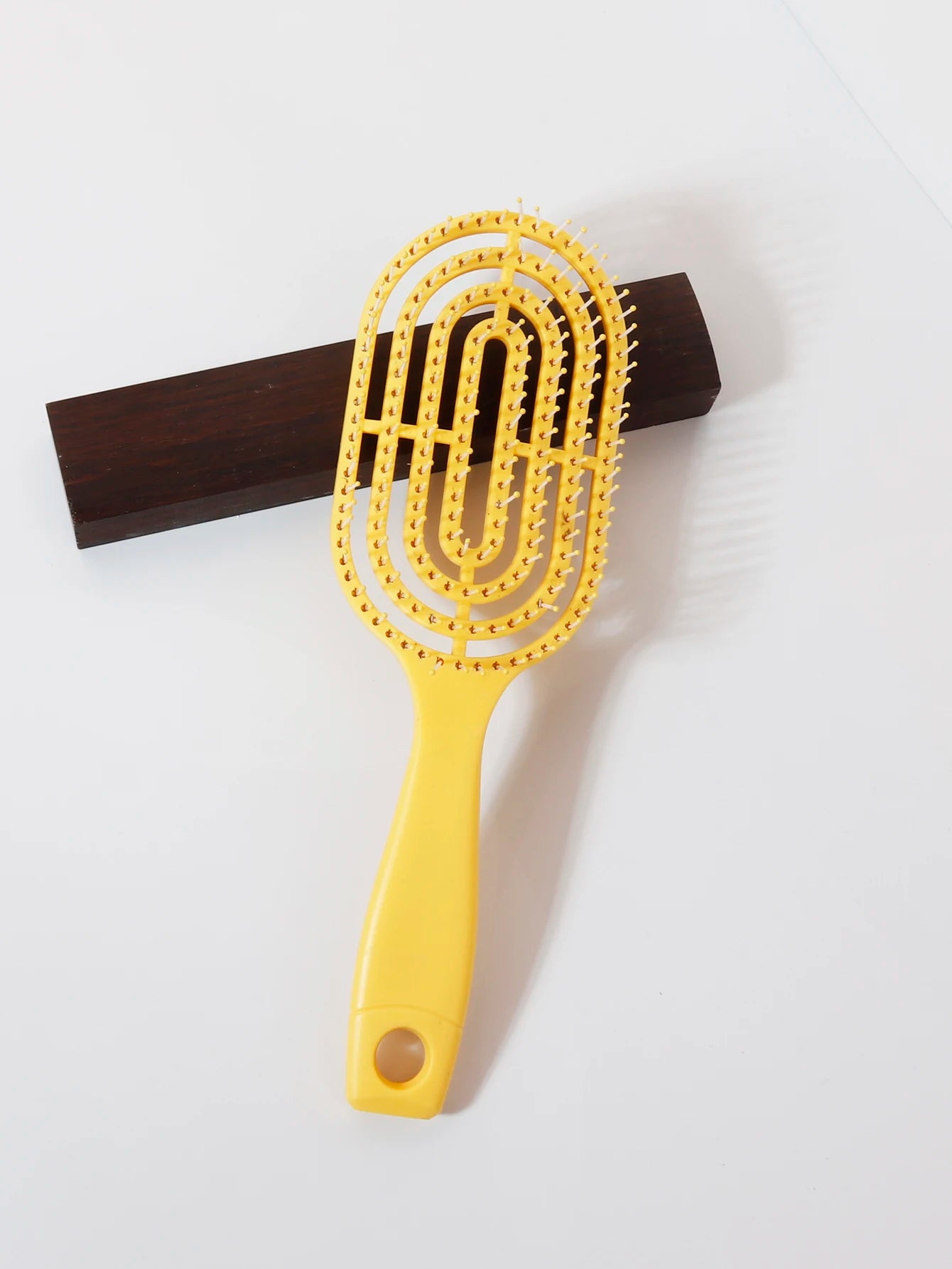 Relaxing Elastic Massage Comb Portable Hollow Comb Scalp Massage Brush Salon Styling Tool Oval Comb Special for real hair wigs Qme yellow