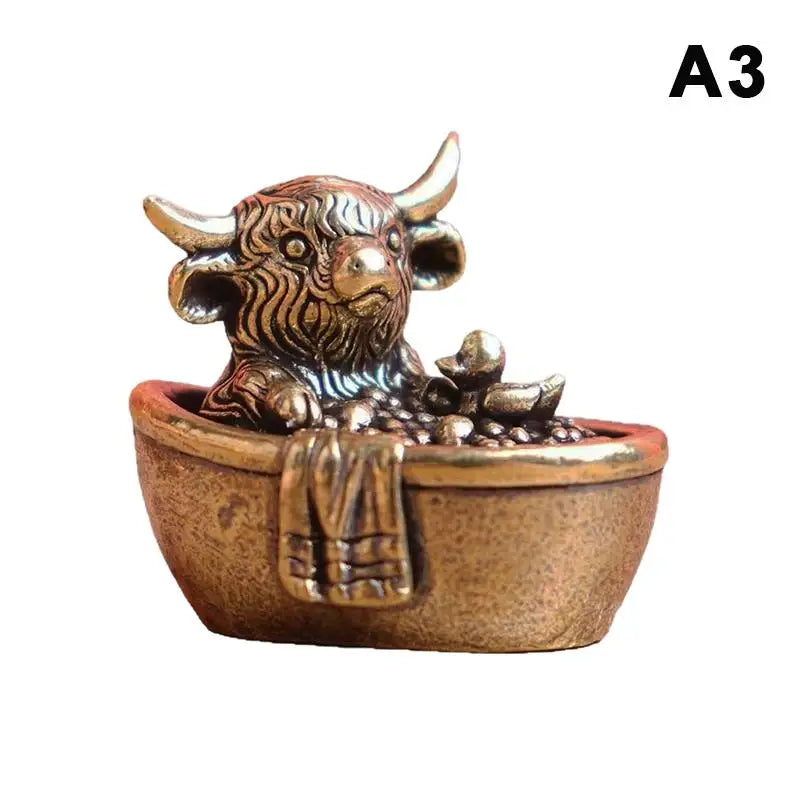 Handmade Vintage Highland Cow Figurine Solid Brass Mini Lucky Qme A3