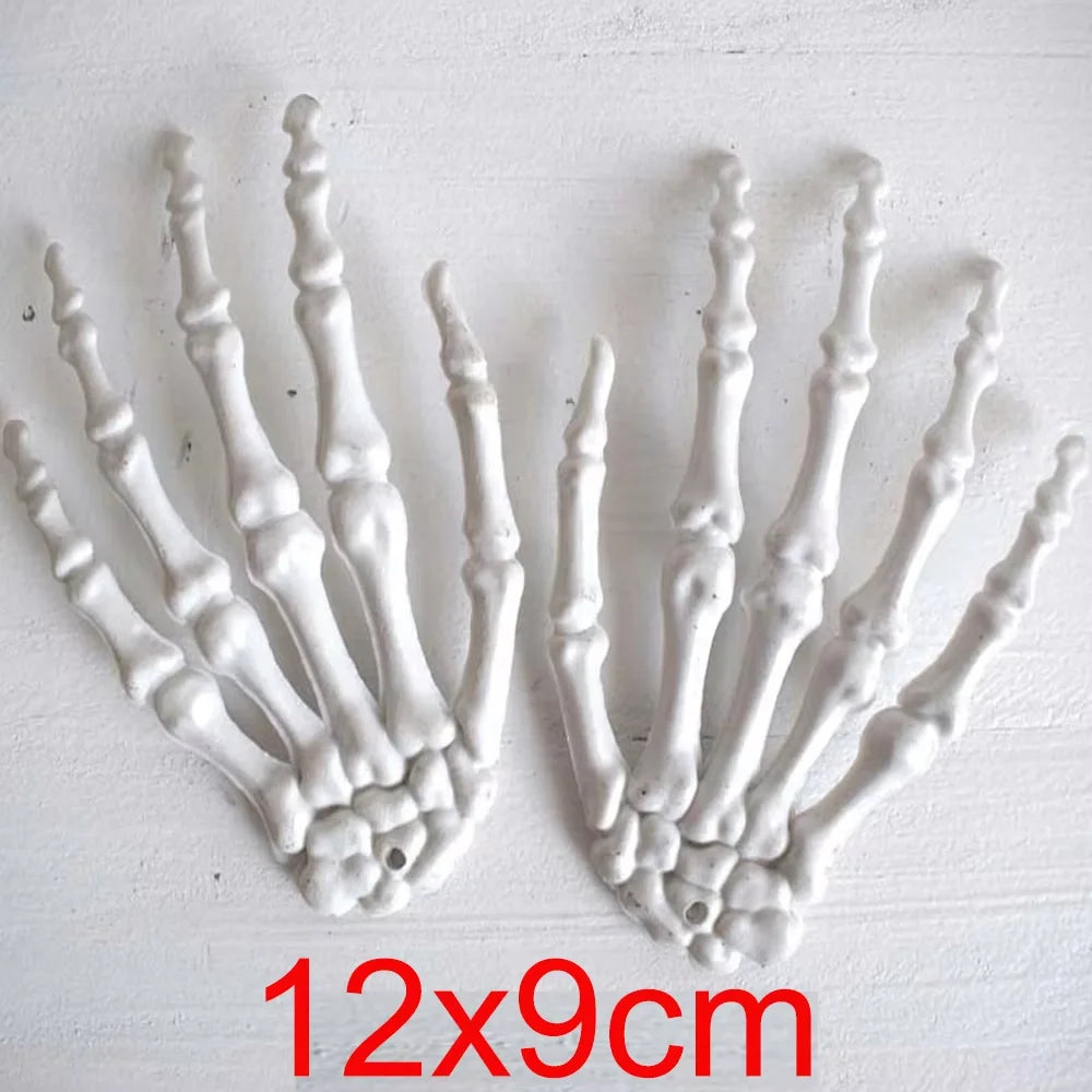Realistic Fake Skeleton Hand Halloween Scary Skull Decors Zombie Party Haunted House Halloween Terror Plastic Decoration Props Qme 2PCS
