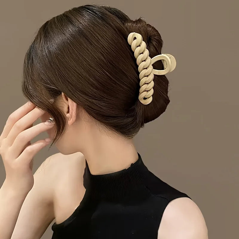 Kitsch Recycled Plastic Large Claw Clip, Big Chain Hair Clips for Women, Big Claw Clips for Thick Hair | Ideal Gifts for Women Qme