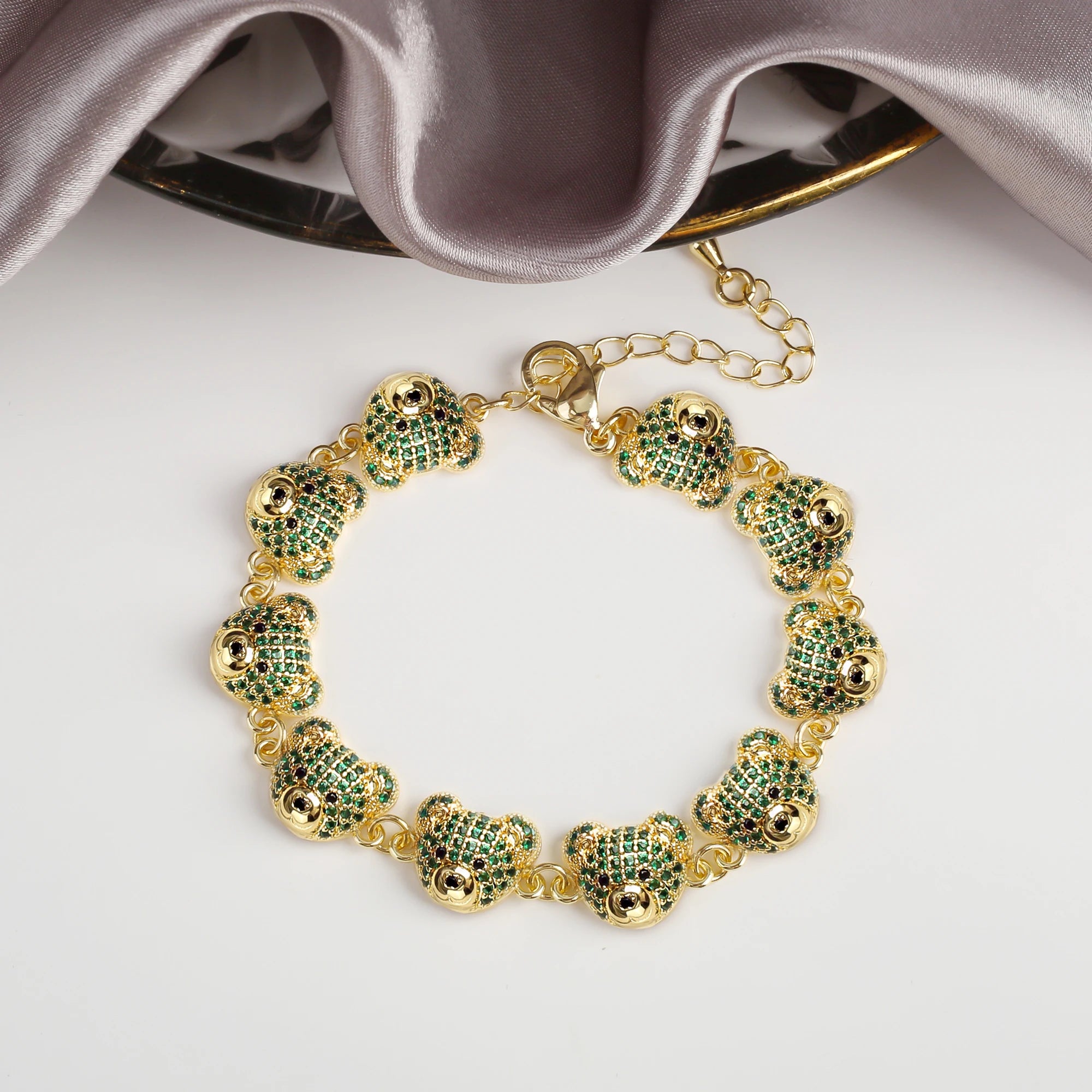 9 Colors Luxury Bear Shiny Zirconia Bracelet Classic Animal Adjustable Bracelet for Women Party Wedding Daily Wear Jewelry Gift Qme Green