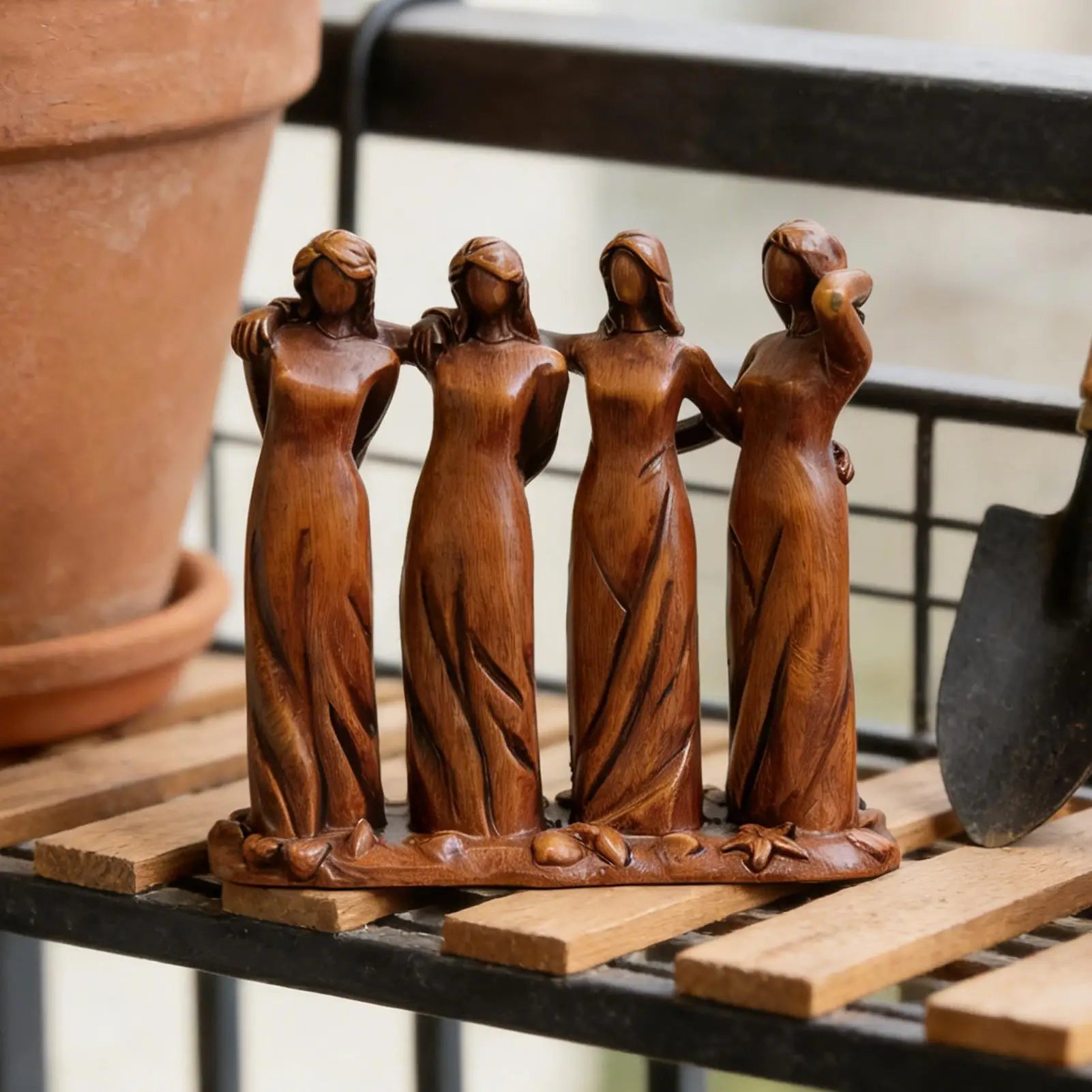 Sister Statues and Figurines Resin Sisters Ornament Sculptures Home Decor for Display Desk Bedside Workplace Living Room Qme