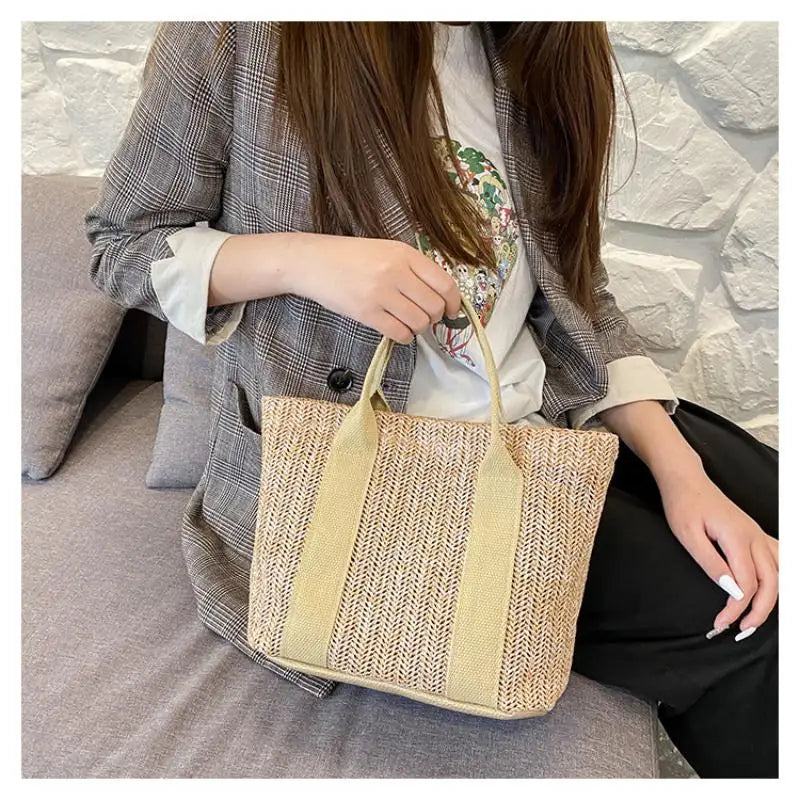 Korean-Style Woven Handbag: Summer Casual Tote - Fashionable Combination Weave for Daily Versatile Outfits Qme