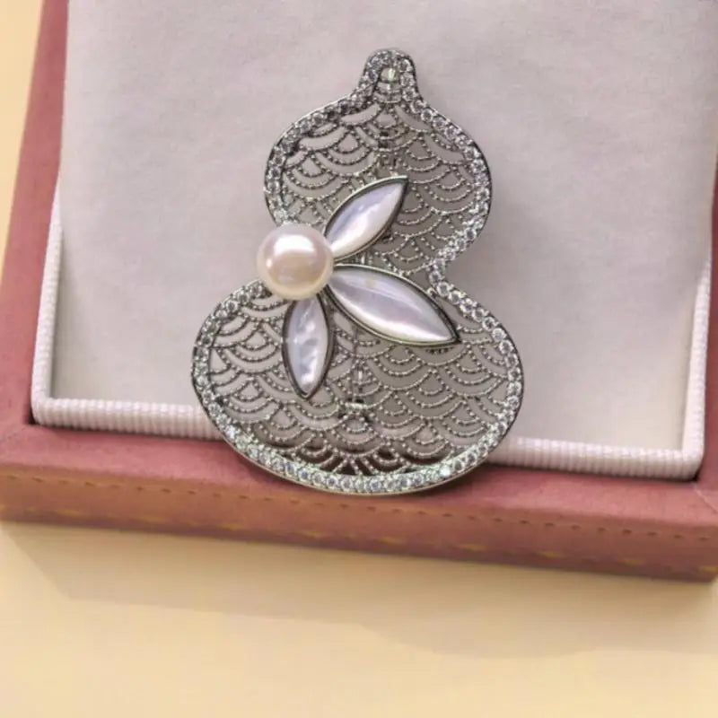 New Chinese Style Hollow Gourd Pearl Elegant Suit Brooch For Women Clothing Coat Corsage Jewelry Accessories Gifts Qme A4