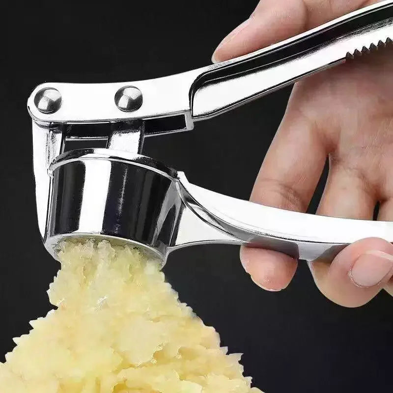 Garlic Press, Premium Rust Proof Kitchen Garlic Mincer Crusher Squeezer With Ergonomic Handle, Ginger Crusher With Good Grip Qme