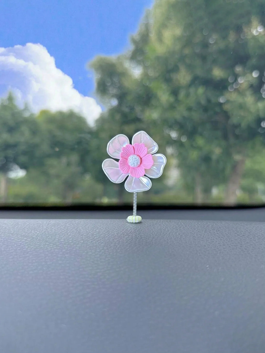 Car Ornaments Creative Cute Swinging Fresh Macaron Sunflower Center Qme
