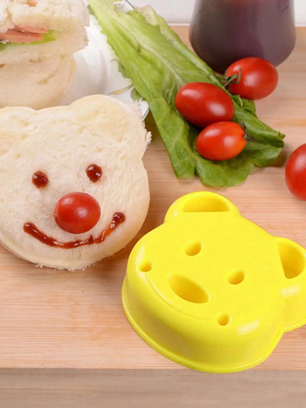 Cartoon Bear Equipped DIY Sandwich Mold Children's Lunch Box Cutting Qme