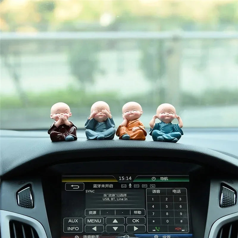 4Pcs/Set Resin Crafts Gift Lovely Little Monk Sculptures Cute Monks Buddha Statues Creative Buddha Dolls Table Car Decoration Qme