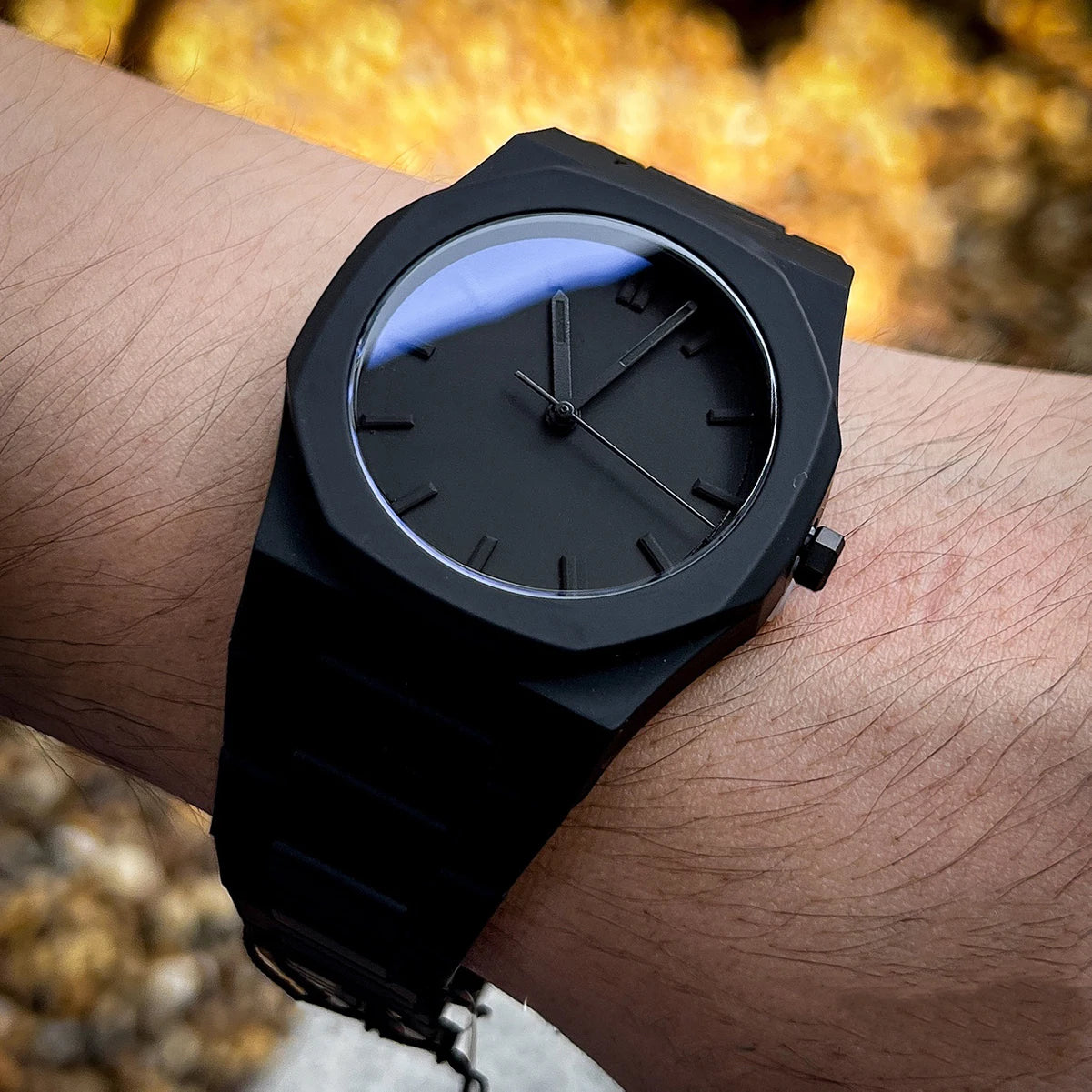 2PCS Men's high-end watch! All black octagonal watch+cross necklace set Qme