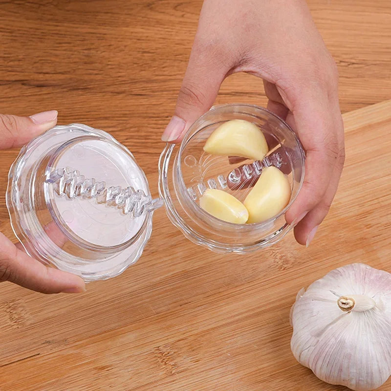 1pc Garlic Press, Kitchen Grinding Mill, Ginger Garlic Crusher, Multifunction Garlic Press, Kitchen Accessories, Random Color Qme