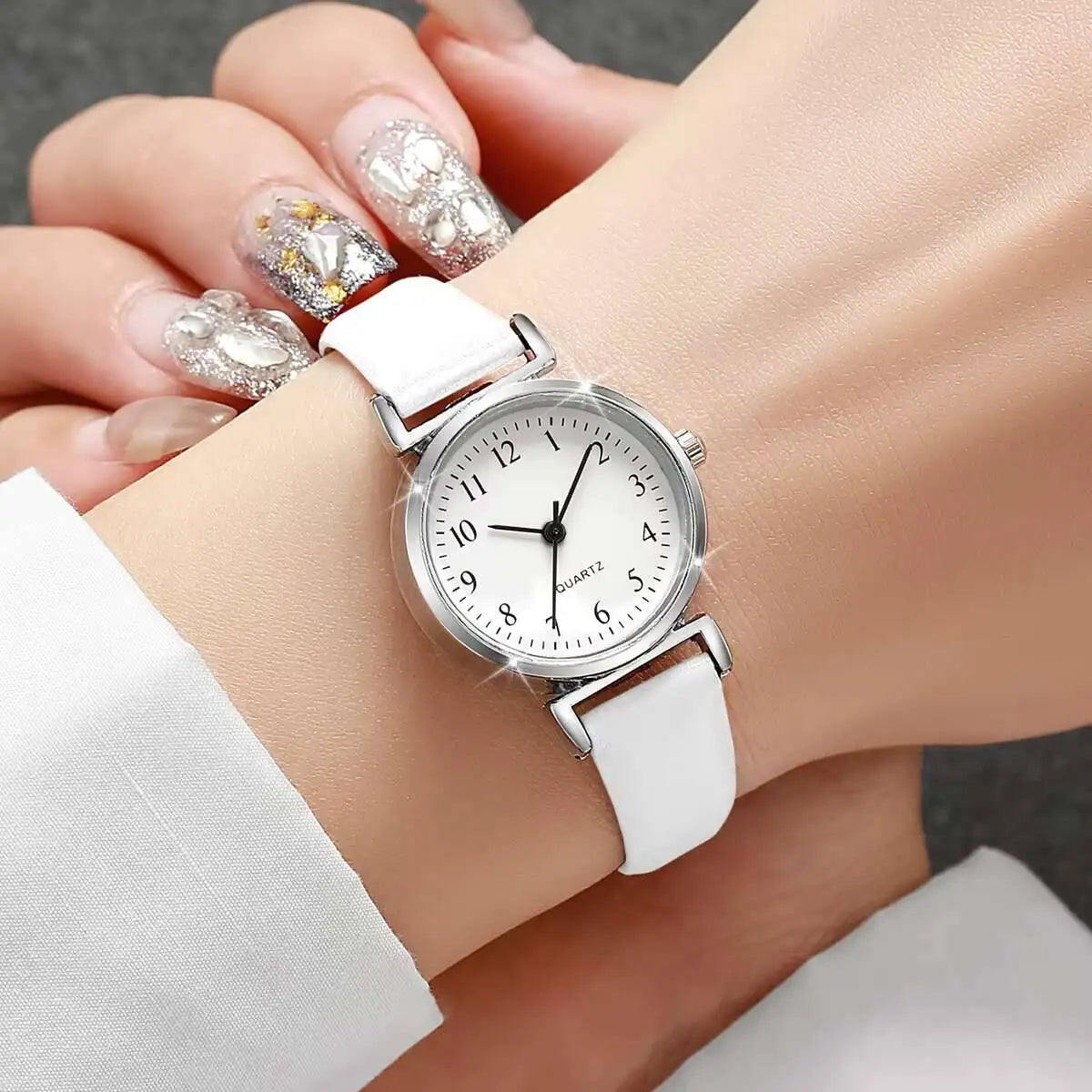 Moda pequeno mostrador feminino relógios simples pulseira de couro analógico relógio de pulso de quartzo para senhoras reloj Qme