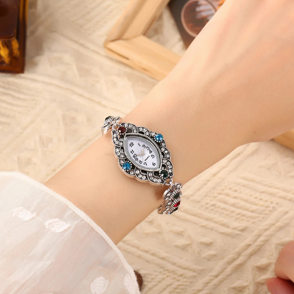 New Women's Watch Bracelet, Women's Watch Color Diamond Full Diamond Fashion Compact Steel Belt Qme 3