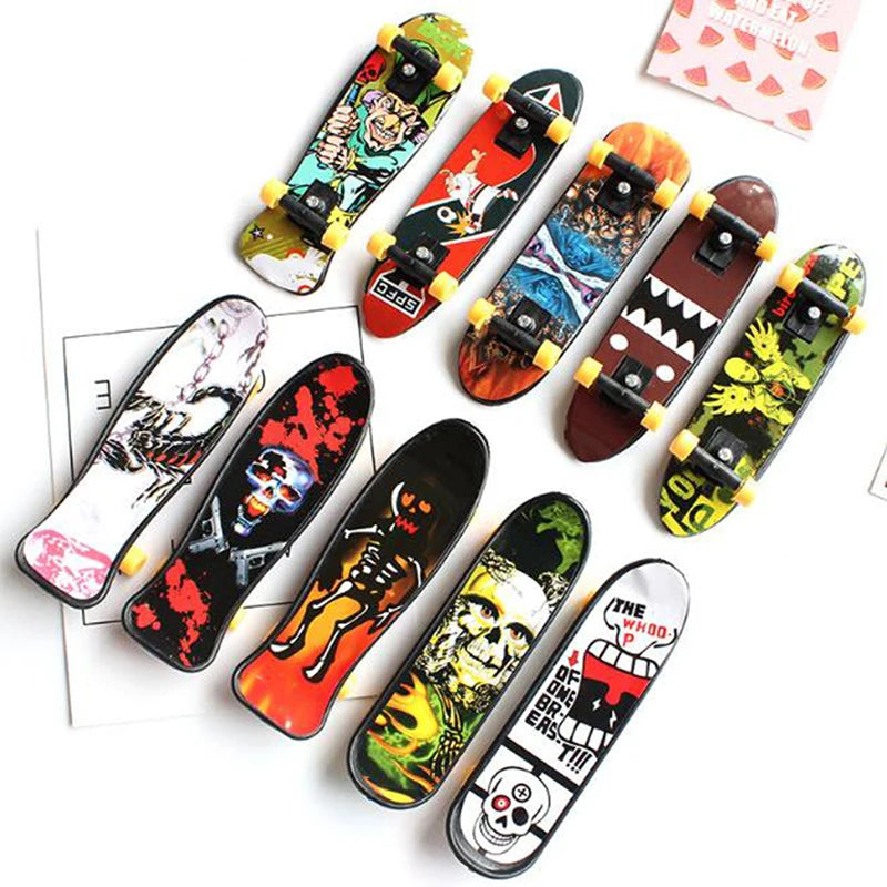 Plastic Mini Skate Finger Skateboarding Fingerboard Novelty Toys Boys Qme