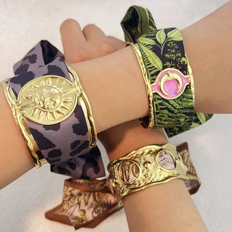 Stainless steel wide hollow bracelet y2k sun moon shape scarf bracelet vintage autumn winter exquisite jewelry for women Qme