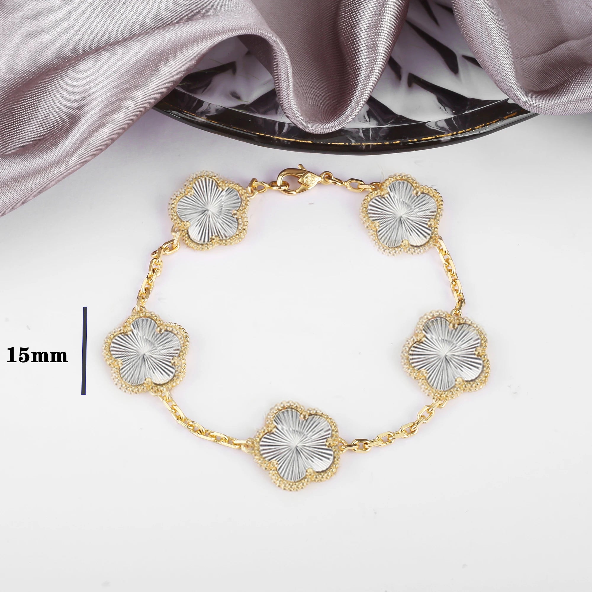 2023 INS 10 Colors Five Leaf Flower Bracelet Classic Fashion