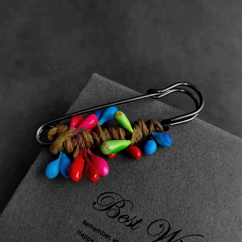 Large Brooches Entwined Simulated Fruit Plant Decoration Vintage Brooch Sweater Scarf Buckle Cardigan Suit Big Pin Qme A3