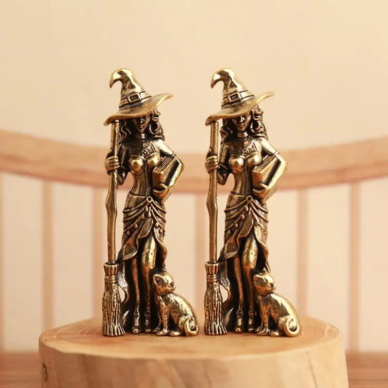 Home Ornament Retro Beautiful Wizard Characters Figurines Brass Magic Qme