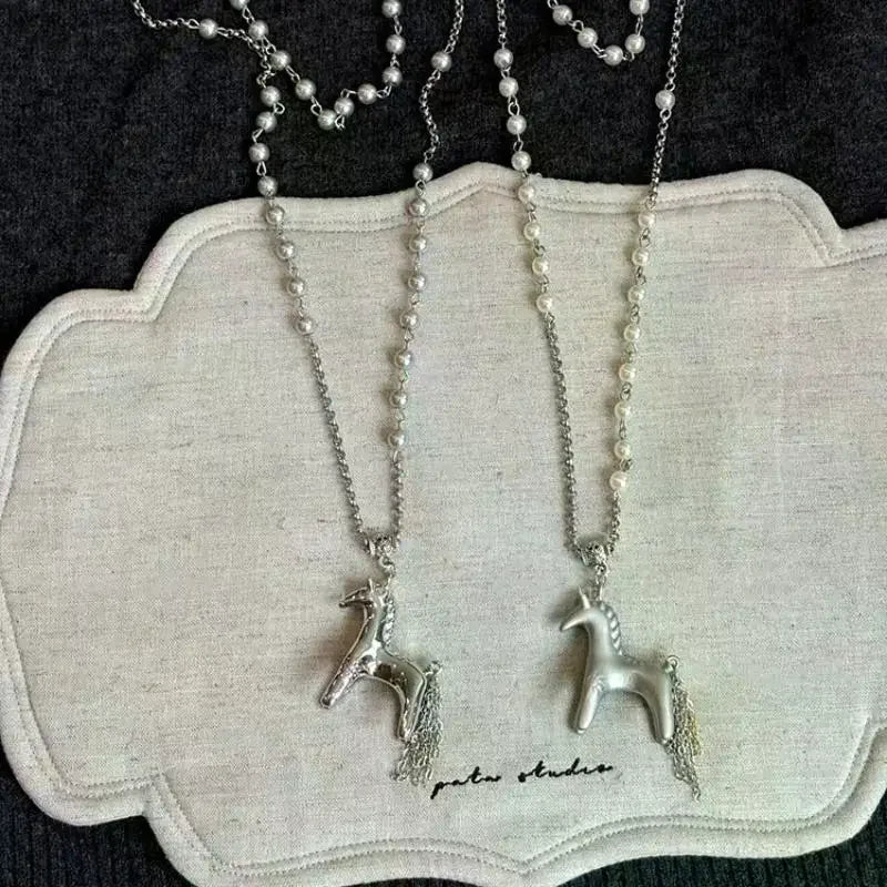 Fashion Korean Version Pearl Pony Pendant Necklace For Women Girls Vintage Exquisite Horse Necklace Jewelry Accessories Gifts Qme