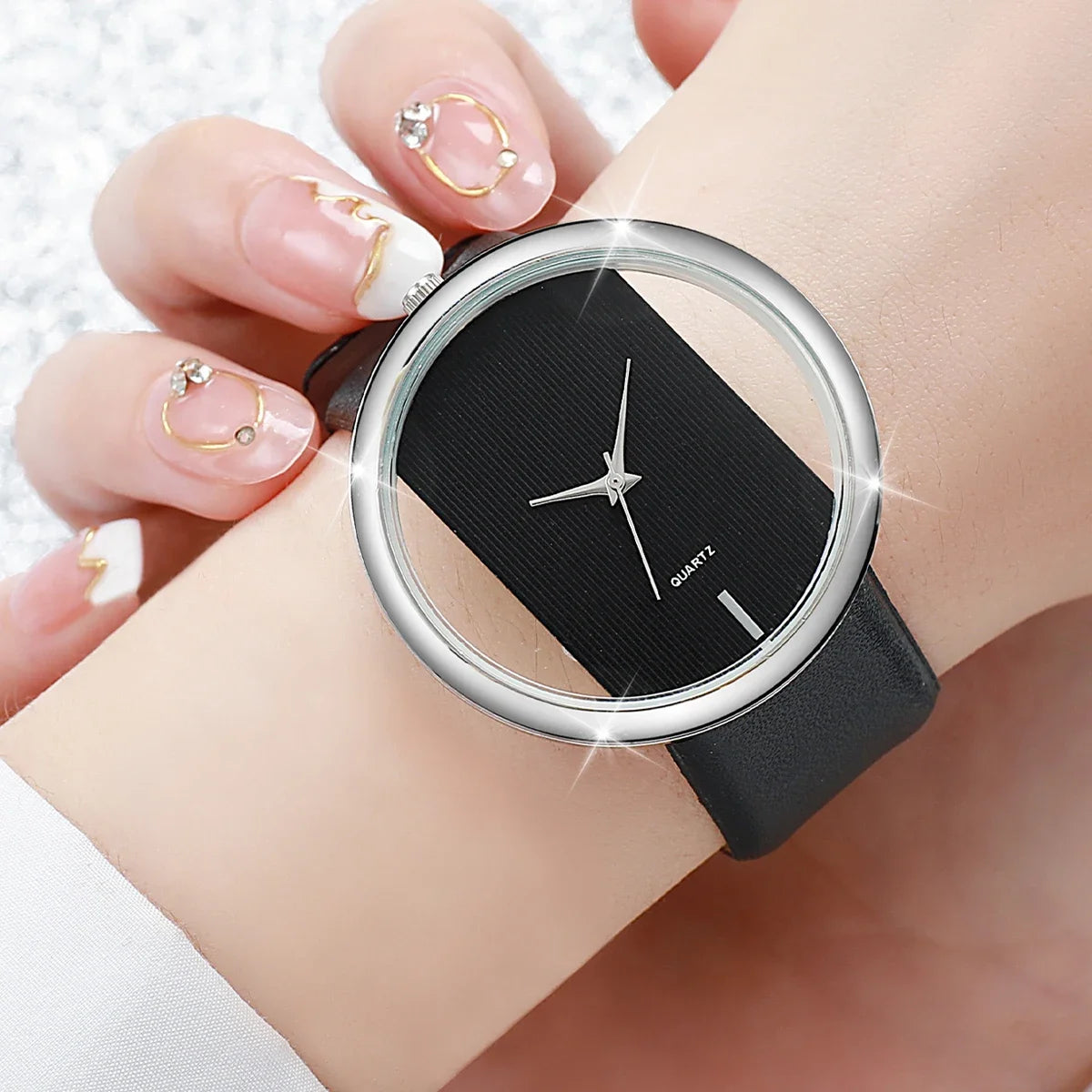 2026 Simple and Transparent Creative Cutout Fashionable and Dignified Leather Belt Couple Quartz Watch Qme
