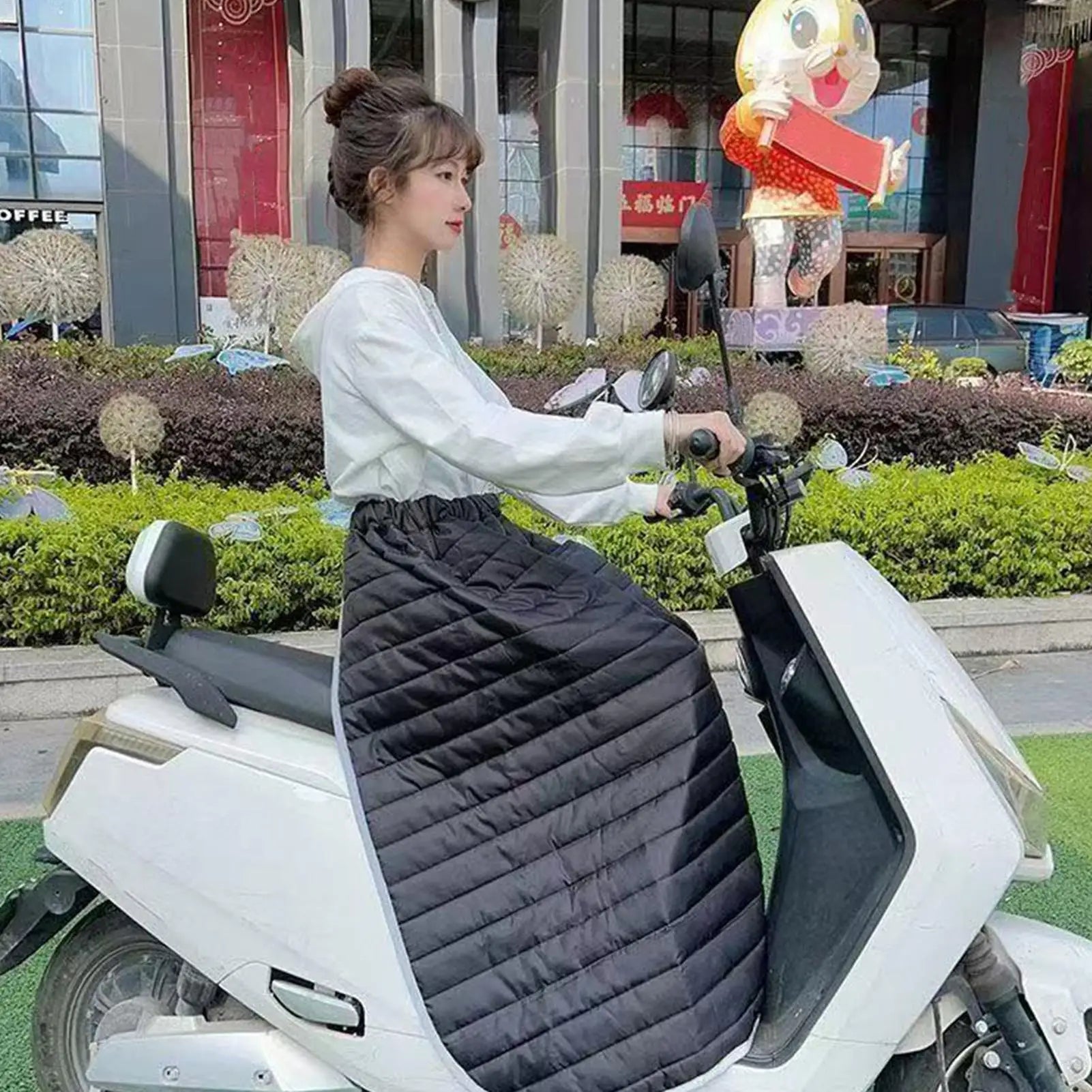 Winter Motorcycle Leg Cover Comfortable Windproof Thickened Motorcycle Leg Protector Wind Guard for Adults Men Women Outdoor Qme