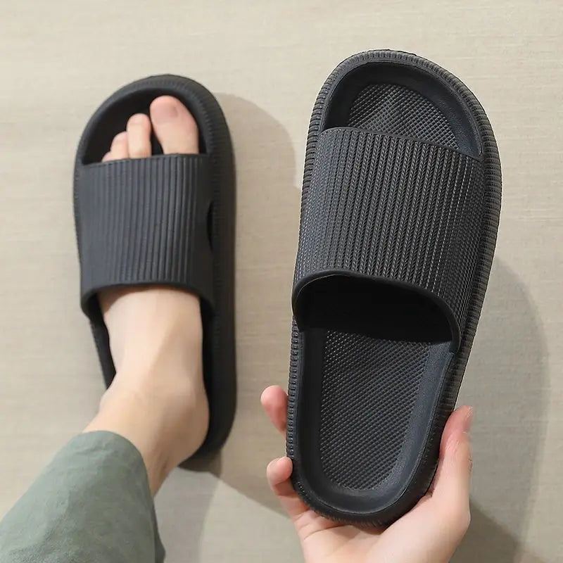Summer Couple Shoes Women Bathroom Slippers Cloud Cushion Slides Flat Sandals Thick Platform Shoes Man Indoor Non-Slip Flip Flop Qme