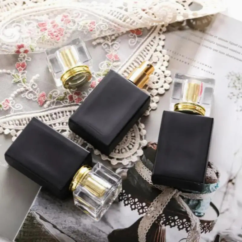 High-end Portable 30 Bright Black Glass Perfume Bottle Empty Spray Qme