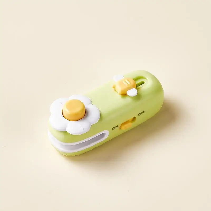 Handheld Mini Heat Sealer For Food Bags Portable Plastic Bag Sealing Machine Snack Saver Airtight Storage Tool Kitchen Gadget Qme A3