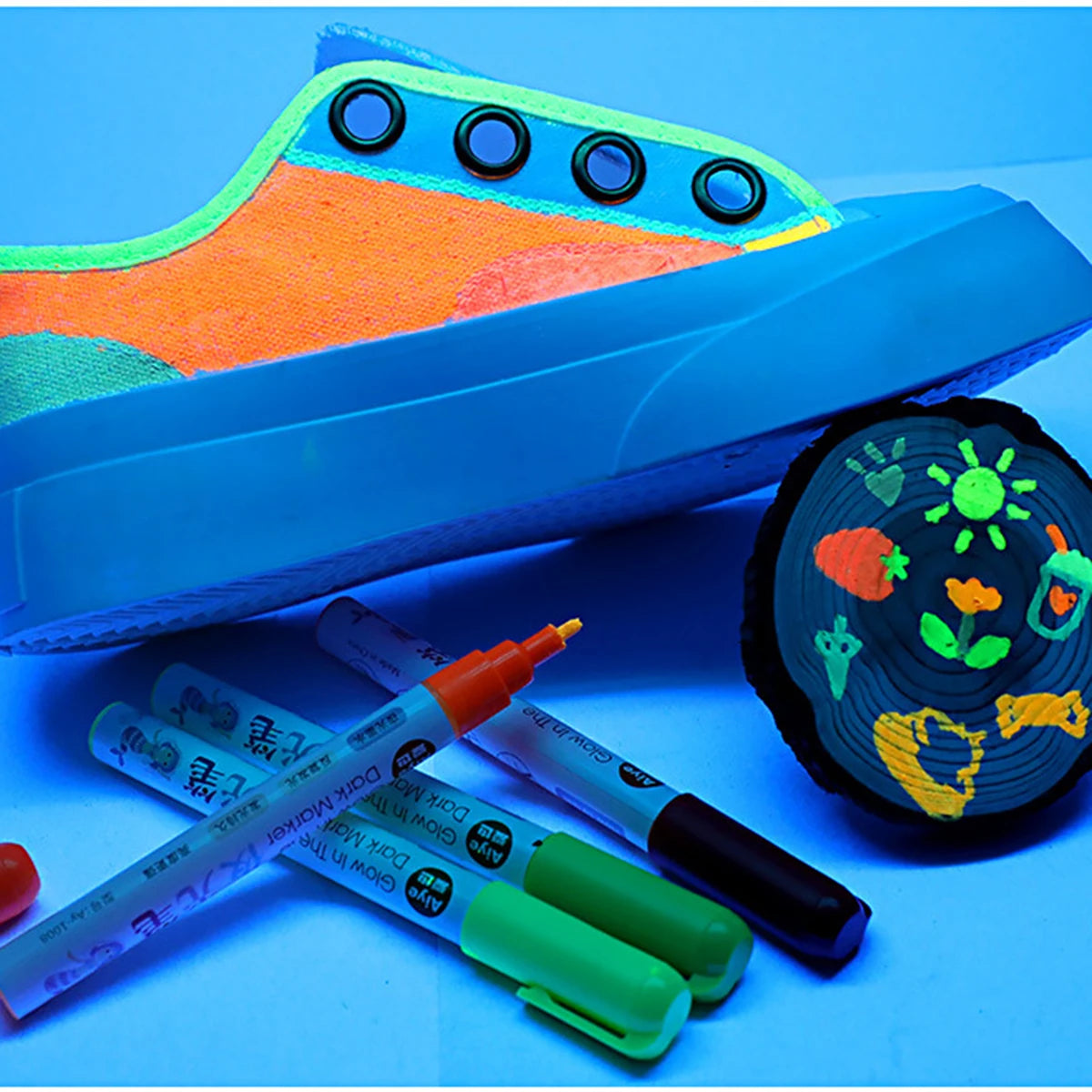 8 Colors Luminous Fluorescent Paint Marker Pen Waterproof Graffiti Pen Indoor Outdoor Decoration DIY Art Painting Supplies Qme