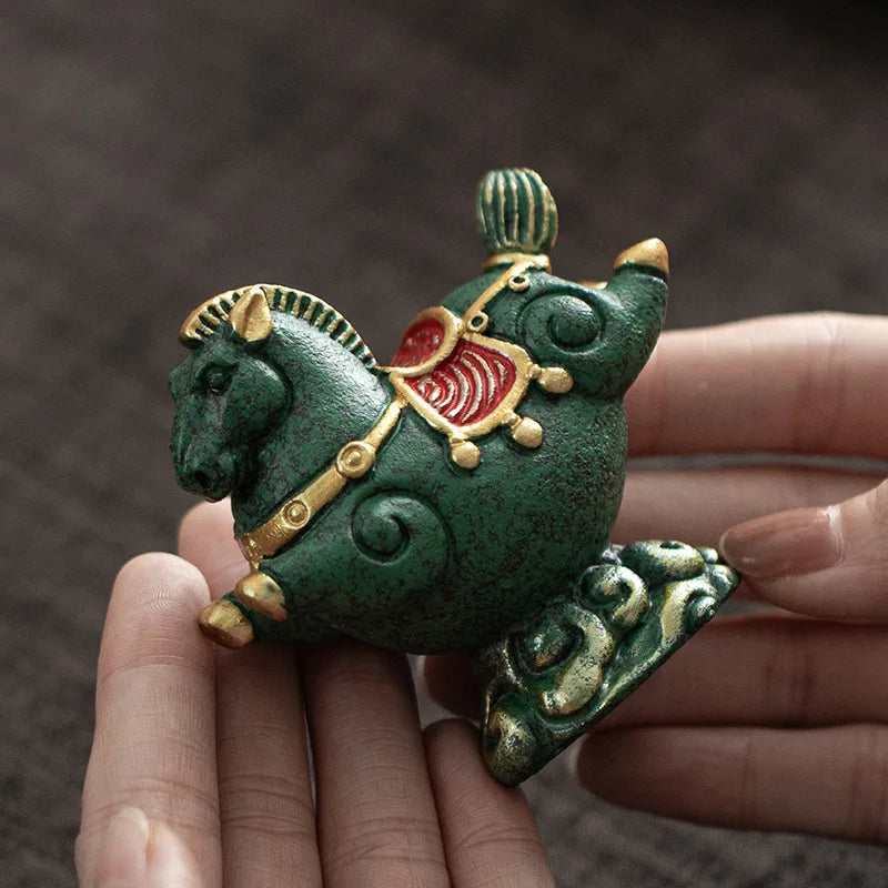 Flying Horse Brings Good Luck Green Sandstone Tea Pet Figurine Wealth Qme