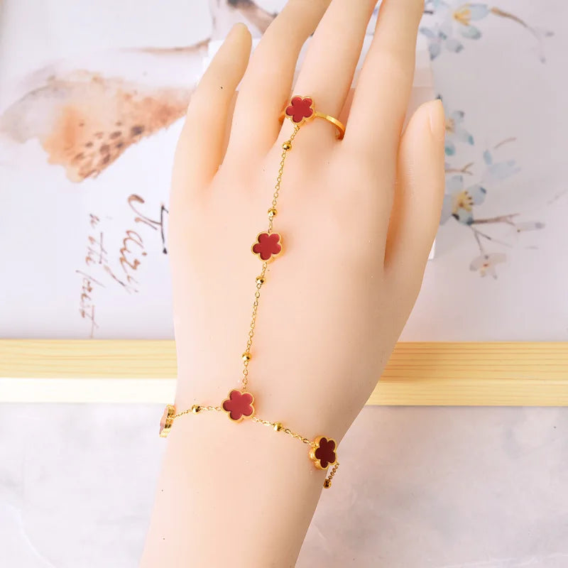 4 Color New Creative Five Leaf Flower Stainless Steel Bracelet Ring 2 in 1 Jewelry Classic Woman Party Jewelry for Daily Wear Qme Red