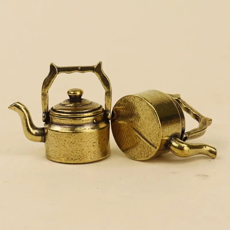 Desk Ornament Antique Copper Mini Fingertip Kettle Teapot Pocket Incense Burner Retro Brass Tea Pet Home Decor Accessories Qme
