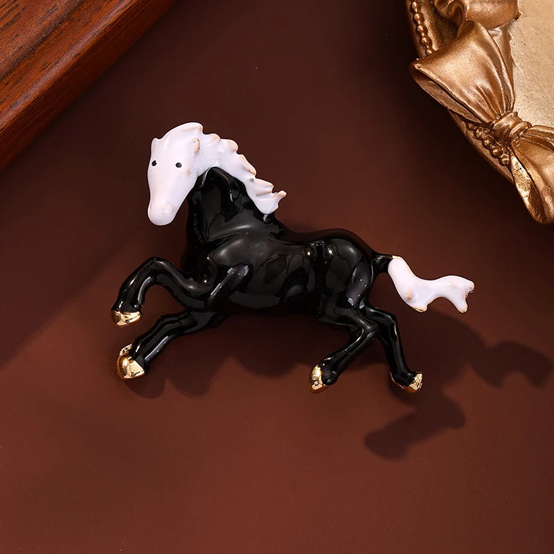 Classic Horse Brooches For Women Zodiac Animal Lapel Pins Casual Party Accessories New Year Gifts Friends Qme A14