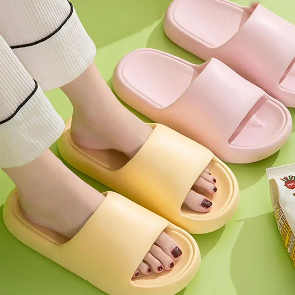 Unisex Bathroom Slippers Cloud Cushion Slides Summer Flat Sandals Thick Platform Shoes Man Indoor Non-Slip Couple Flip Flops Qme