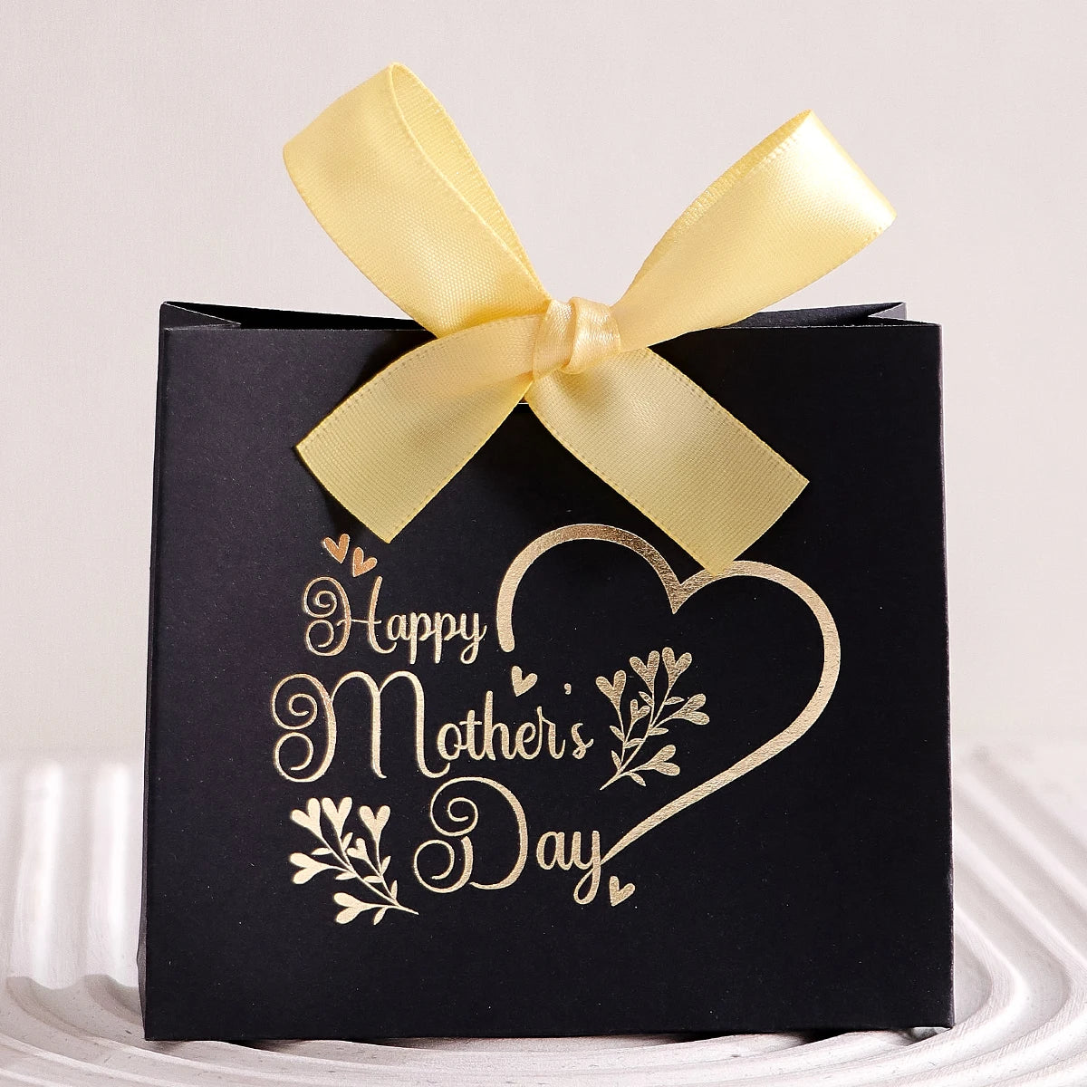 5Pcs Mother's Day Gift Boxes - Small and Elegant Candy Boxes for Mother - Pink and White Design with Gold Paper Printing - Ribbo Qme 5pcs-black-yellow