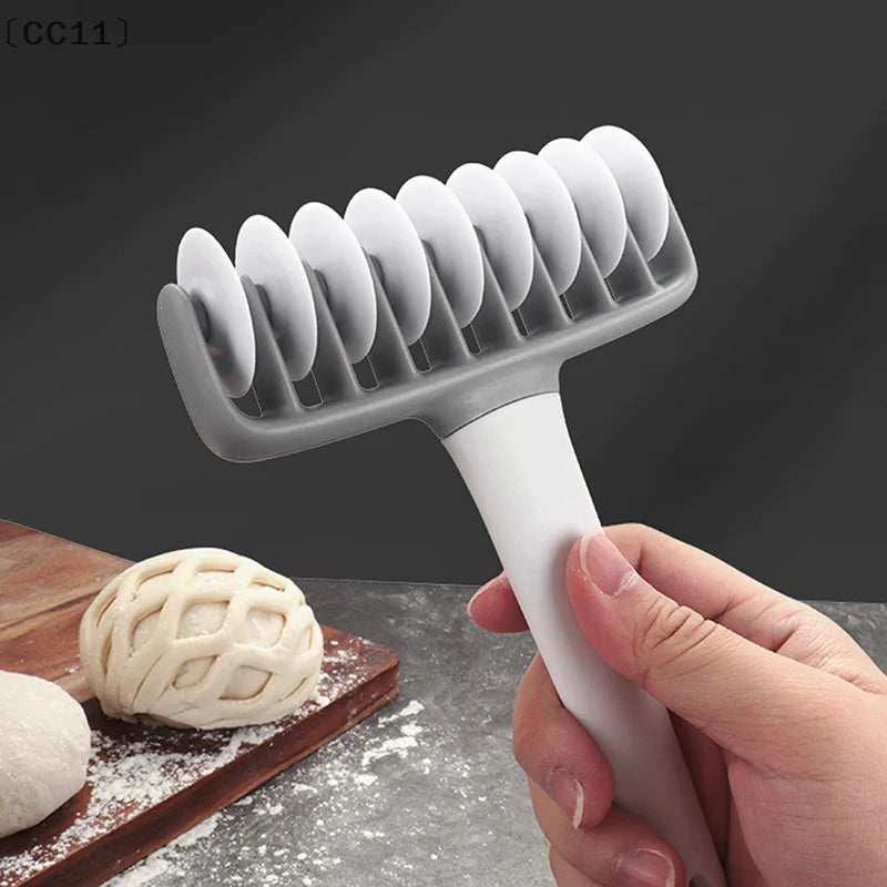 CC11Turning Smooth Baking Tool Cookie Cake Net Dough Roller Cutter Qme