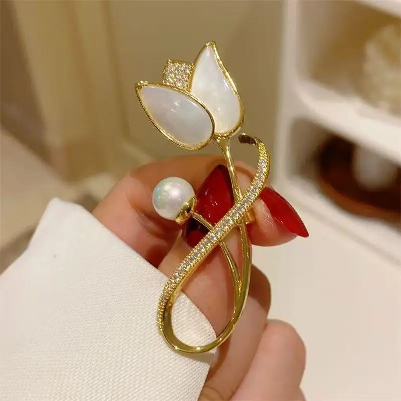 2026 Fashion New Style Temperament Rose Crystal Pearl Brooch Light Luxury Breast Flower Suit Coat Luxury Accessories Qme Default Title