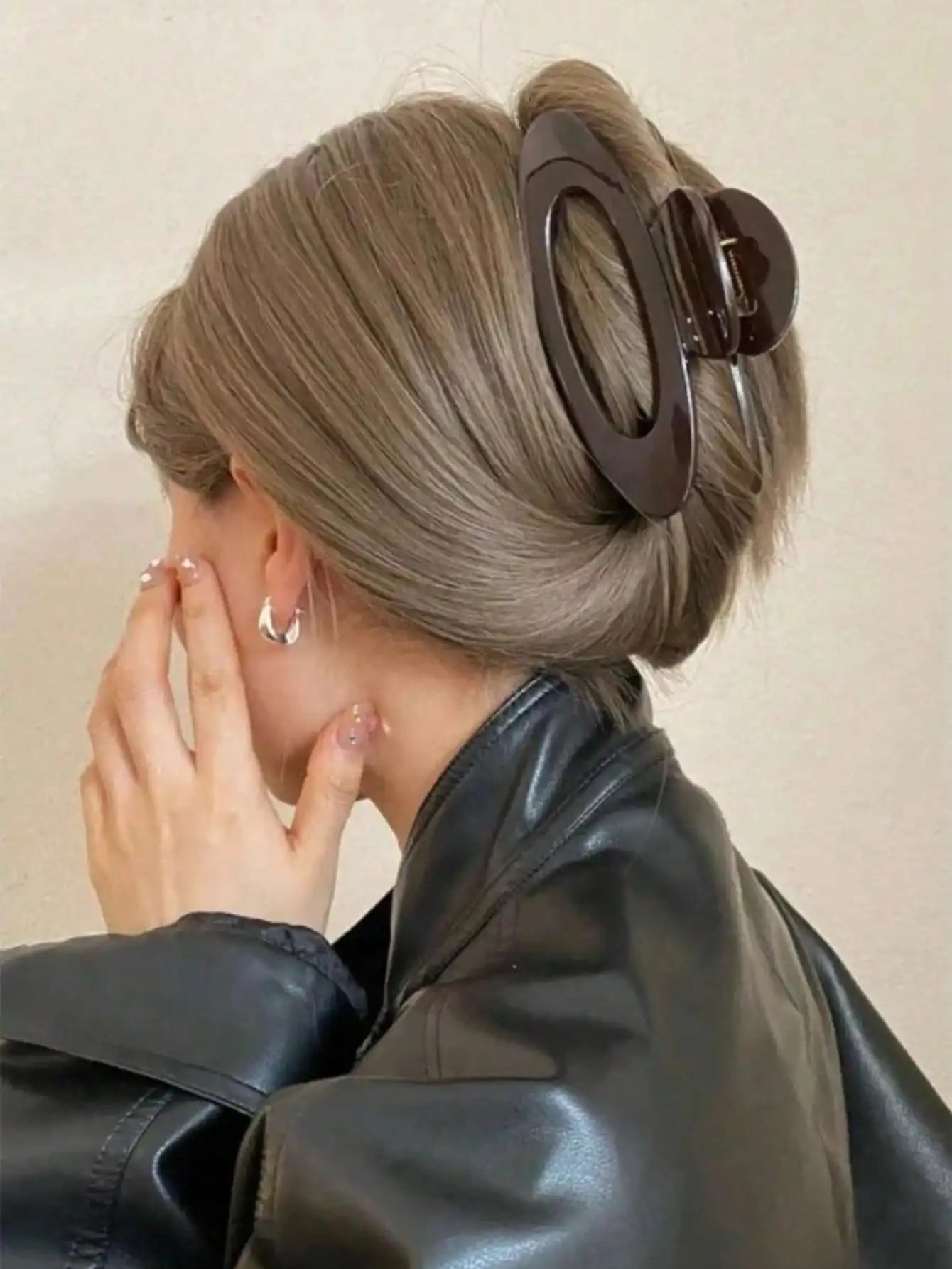 Retro Brown Faux Pearl Hair Clip Unique Design Simple Elegant Qme