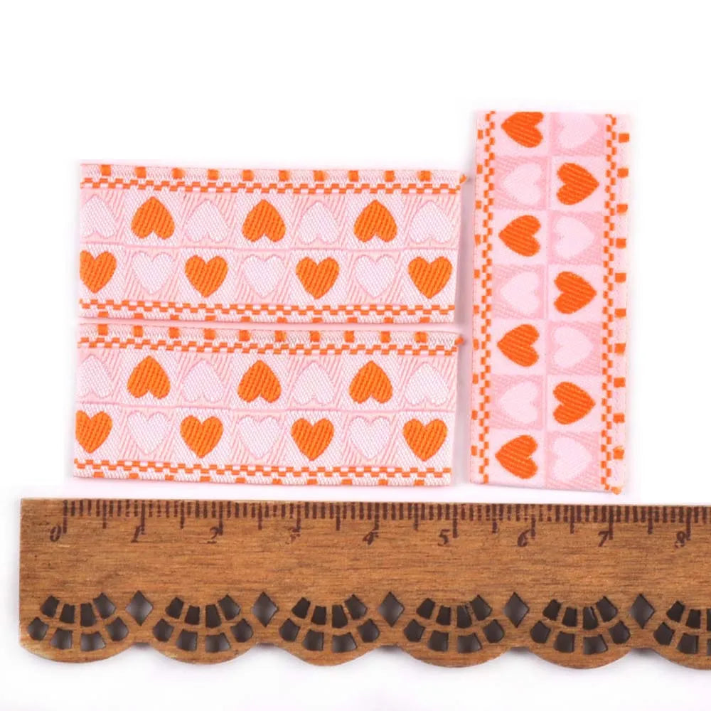 50Pcs Mutli color Heart Embroidery Labels For Sewing Clothes Accessories DIY Supplies Washable Care Garment Bags Handmade Tags Qme 7