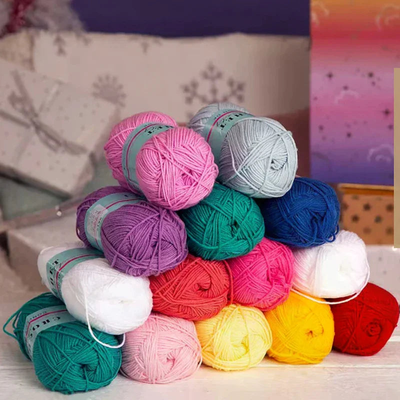 24-Day Yarn And Crochet Surprise Box With Hooks, Accessories & Patterns Qme