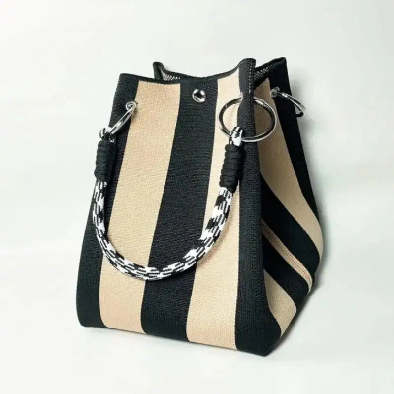 Multi-color Knitted Retro Bucket Handbag Is Simple And Color-blocked Versatile And Easy To Carry With You Qme A4 one size