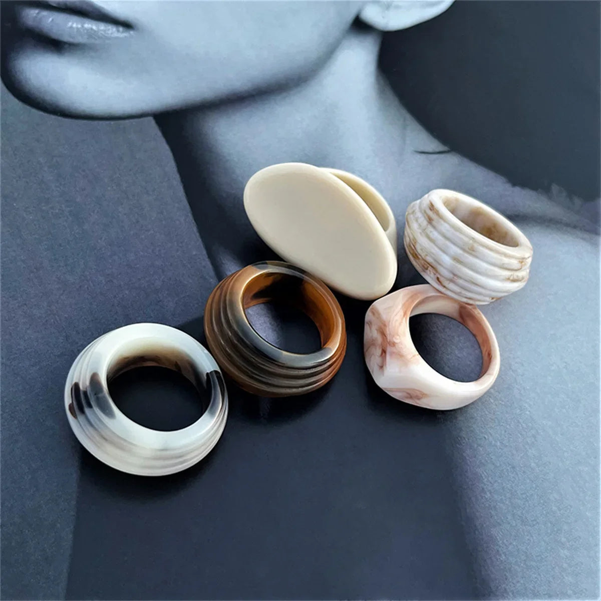 Fashion Colorful Clear Resin Oval Rings Acrylic Water Droplets Shape Women Girls Travel Summer Jewelry Ins Hip Hop Rings Women Qme