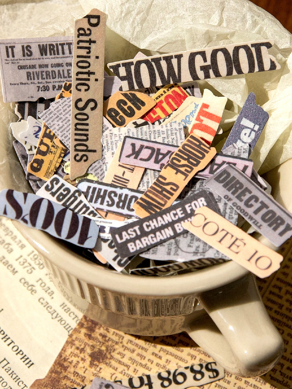 Iron Box Stickers 200pcs/bag Art Text Fragments Vintage Stickers DIY & Scrapbook Journal Decor Iron Box Stickers Qme