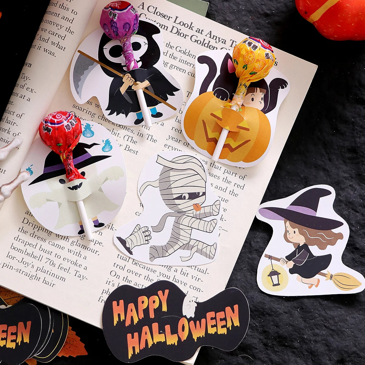 Halloween Lollipop Cards—Pack of 30: Fun Halloween Candy Cards for Kids, Featuring 6 Different Witch Designs to Celebrate Halloween Qme