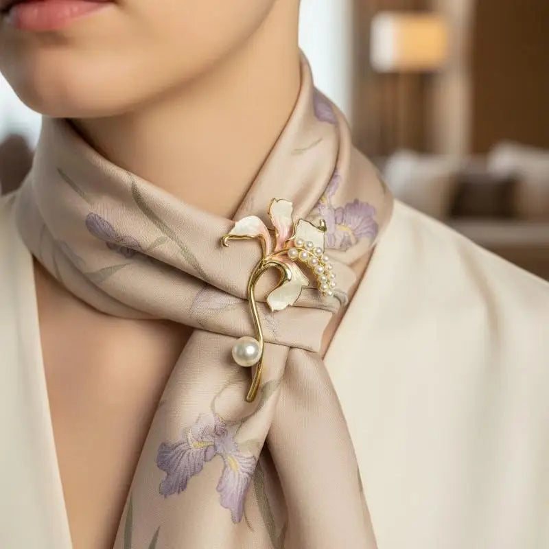 Fashion Pretty Enamel Imitate Pearl Flower Brooches For Women Lily Flowers Plants Brooch Pins Party Jewelry Accessories Gifts Qme