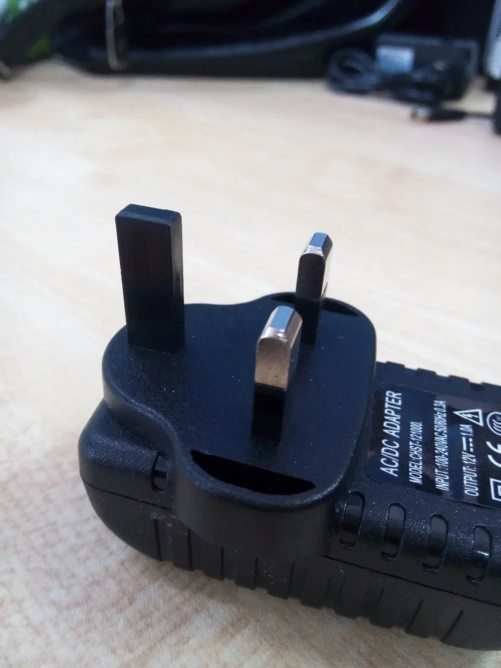 ESCAM AC100V-240V / DC12V 2A Output Power Adaptor 50/60HZ, Wall Charger DC 5.5mm x 2.1mm EU/AU/UK/US Plug for CCTV Camera free Qme