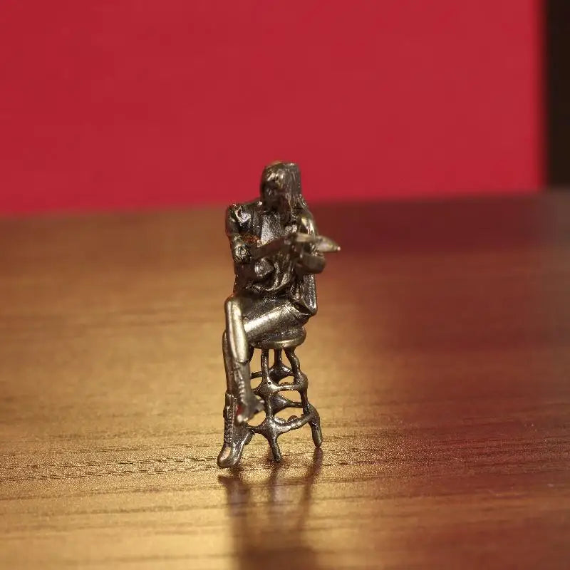 Retro Bar Female Guitarist Doll Figurine Vintage Brass Statue Model Mini Craft Figure Desktop Ornament Office Home Decoration Qme 1Pcs