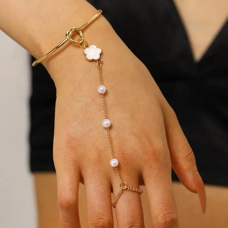 Women Gold Big Crystal Ring Bracelet Elegant Hand Chain Jewelry Adjustable Wrist Cuff for Special Occasions Qme A8