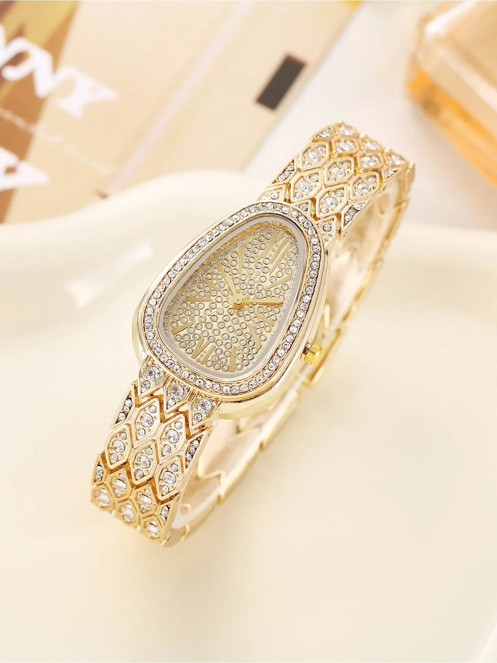 1-piece exquisite and versatile women's watch set, fashionable quartz watch, casual steel strip watch, women's watch Qme